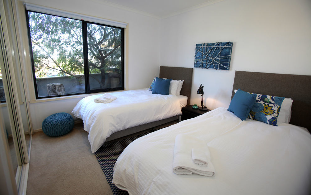 Hilltop Apartments Phillip Island (Adults Only) Cowes Exterior photo
