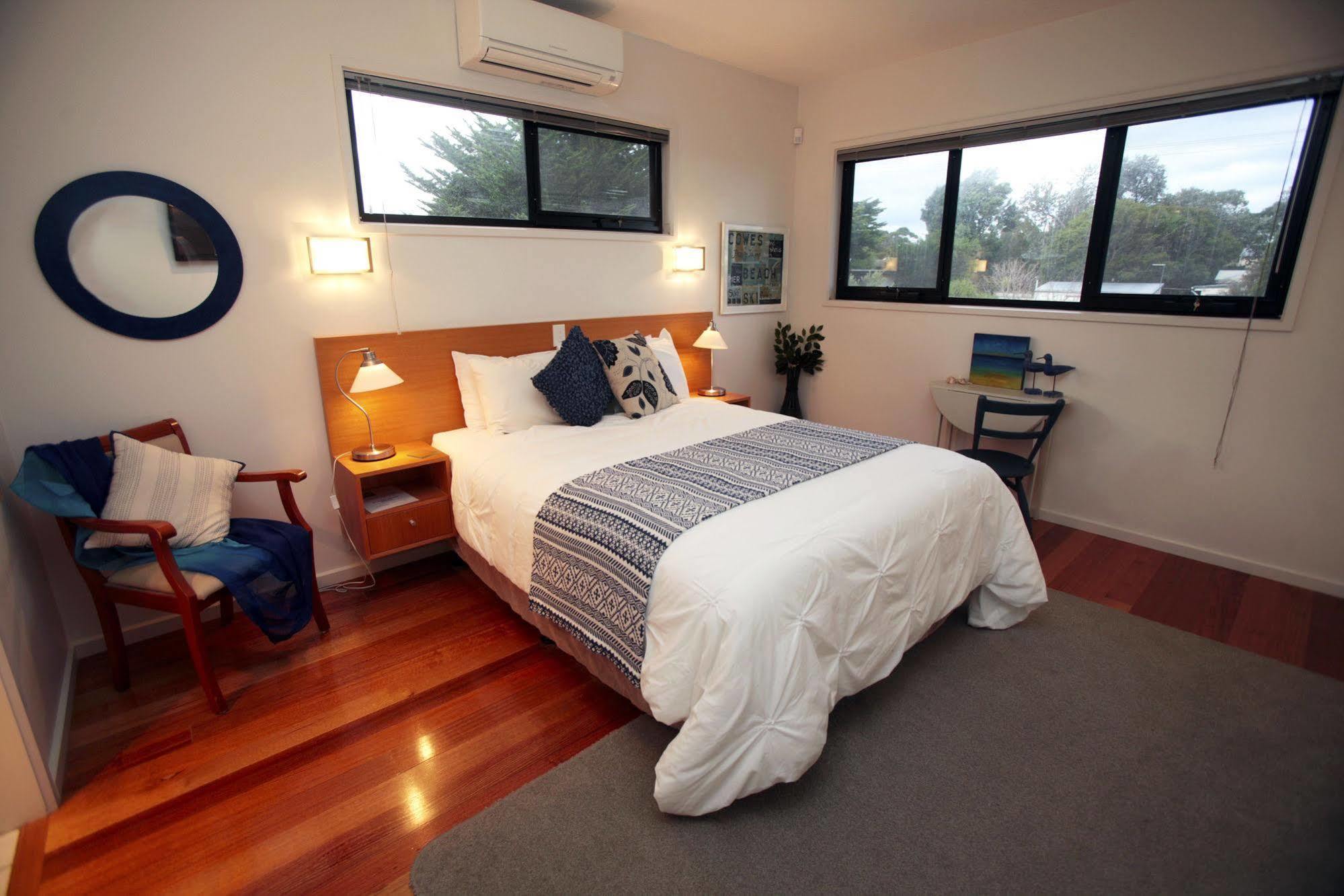 Hilltop Apartments Phillip Island (Adults Only) Cowes Exterior photo