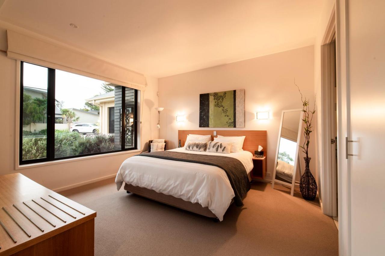 Hilltop Apartments Phillip Island (Adults Only) Cowes Exterior photo