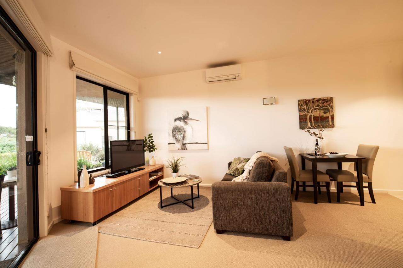 Hilltop Apartments Phillip Island (Adults Only) Cowes Exterior photo