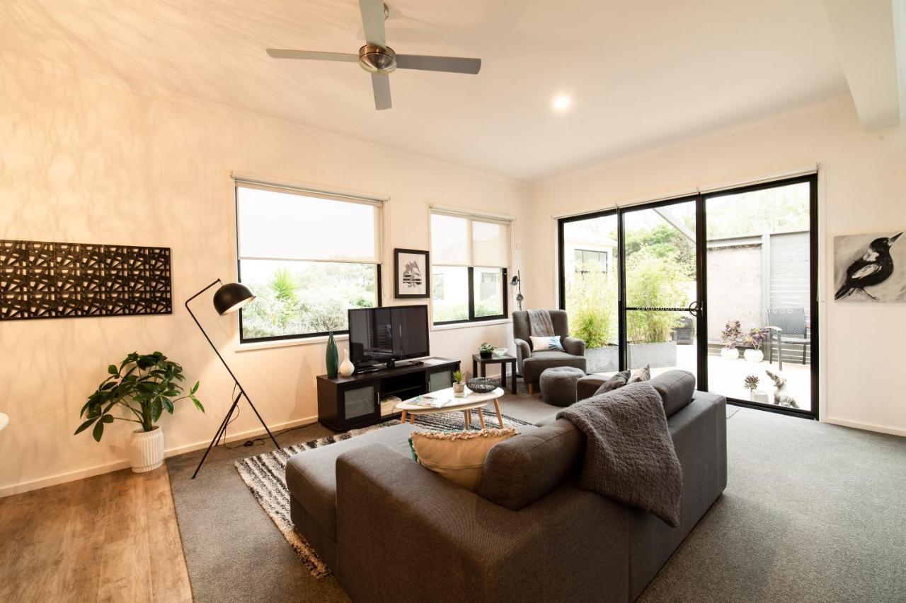 Hilltop Apartments Phillip Island (Adults Only) Cowes Exterior photo